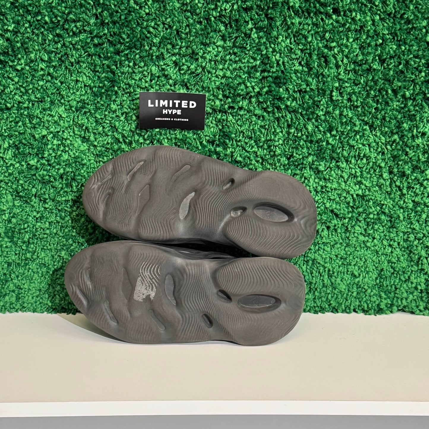 Yeezy Foam Rnnr Onyx (USED)