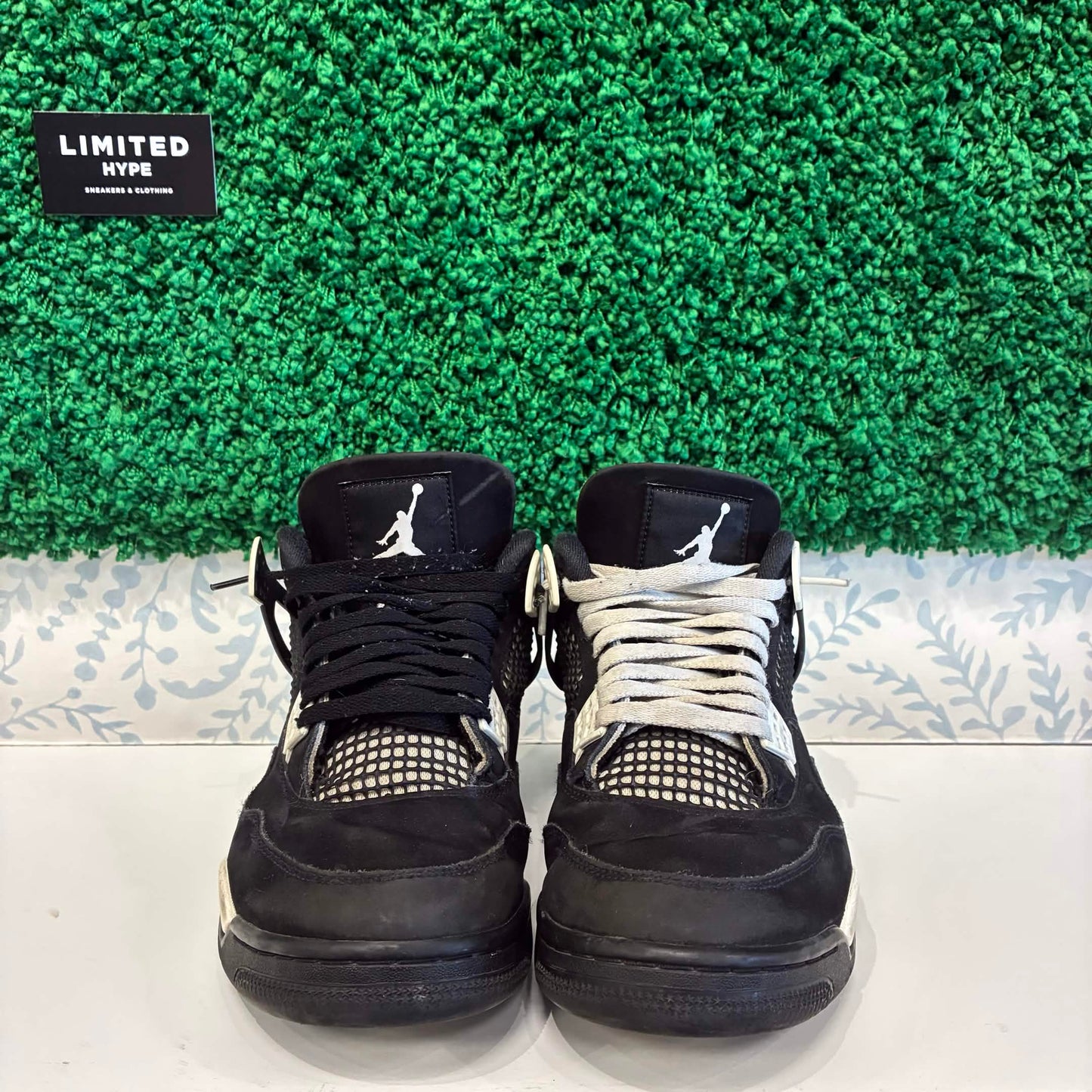 Jordan 4 Retro White Thunder (USED, NO BOX)