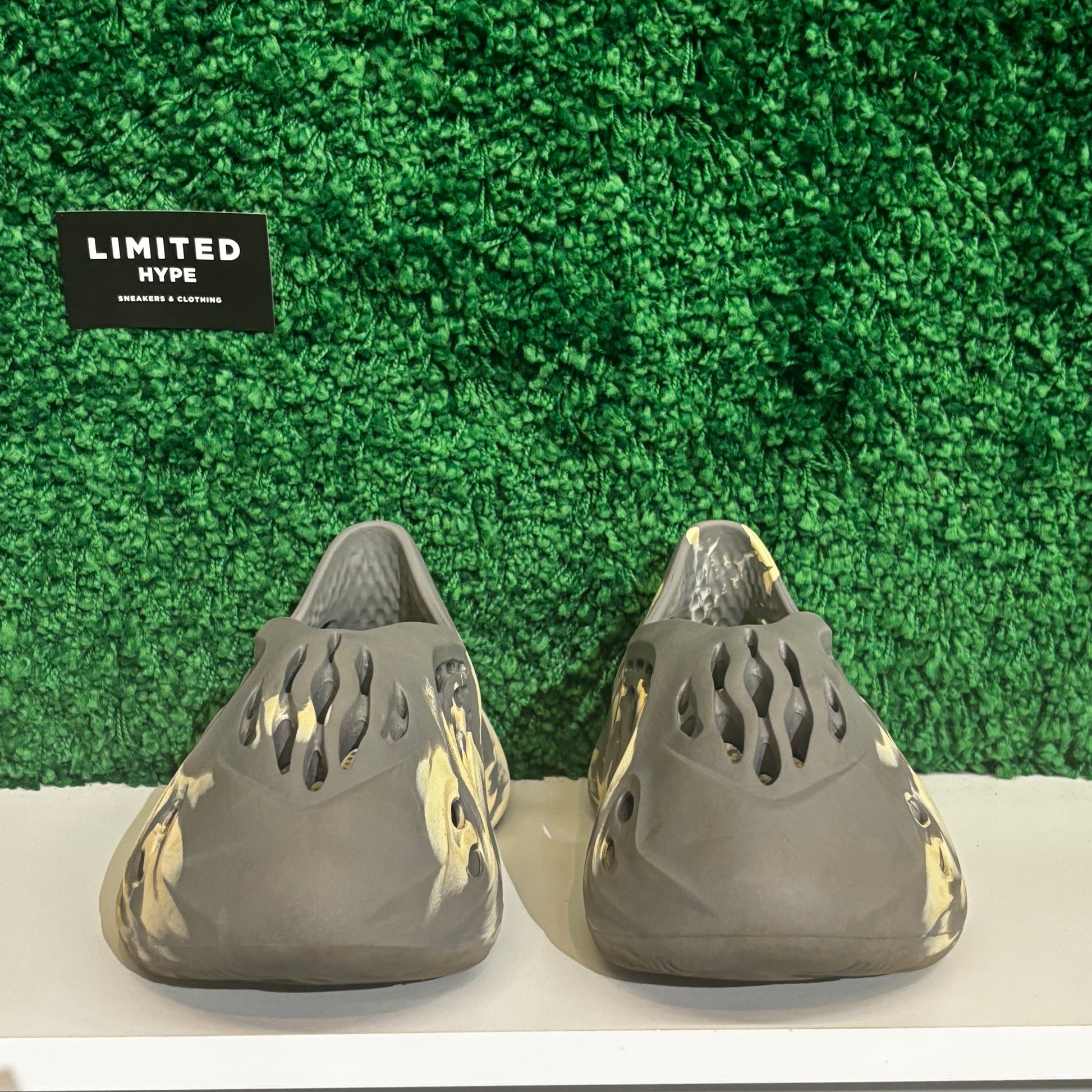 Yeezy Foam RNNR MXT Moon Gray (USED, NO BOX)