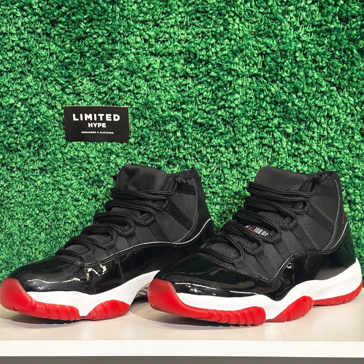 Jordan 11 Retro Playoffs Bred (USED, VNDS)