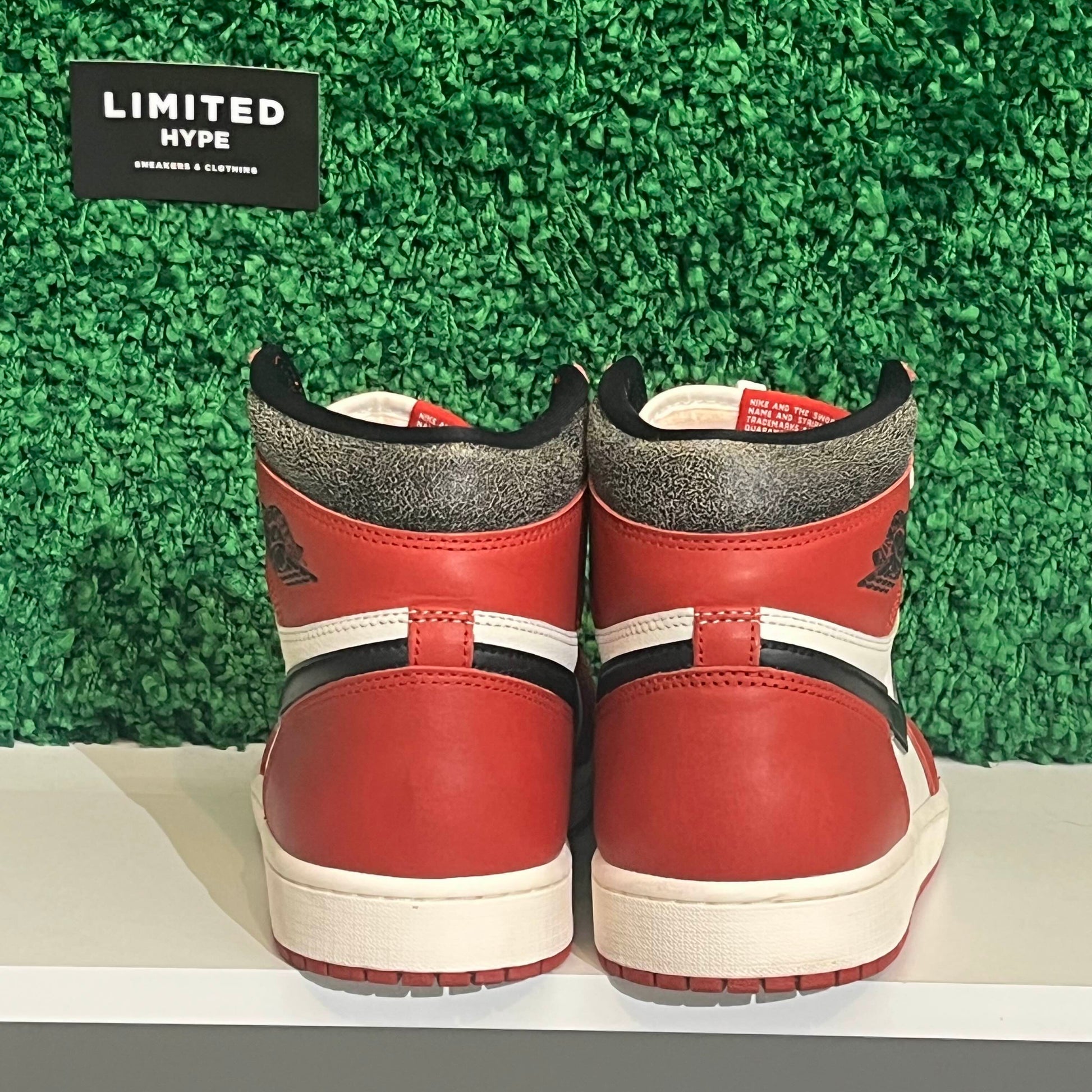 Jordan 1 Retro High OG Chicago Lost and Found (USED)