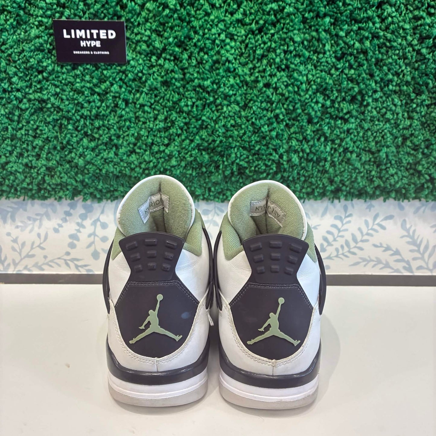 Jordan 4 Retro Seafoam (USED, REP BOX)