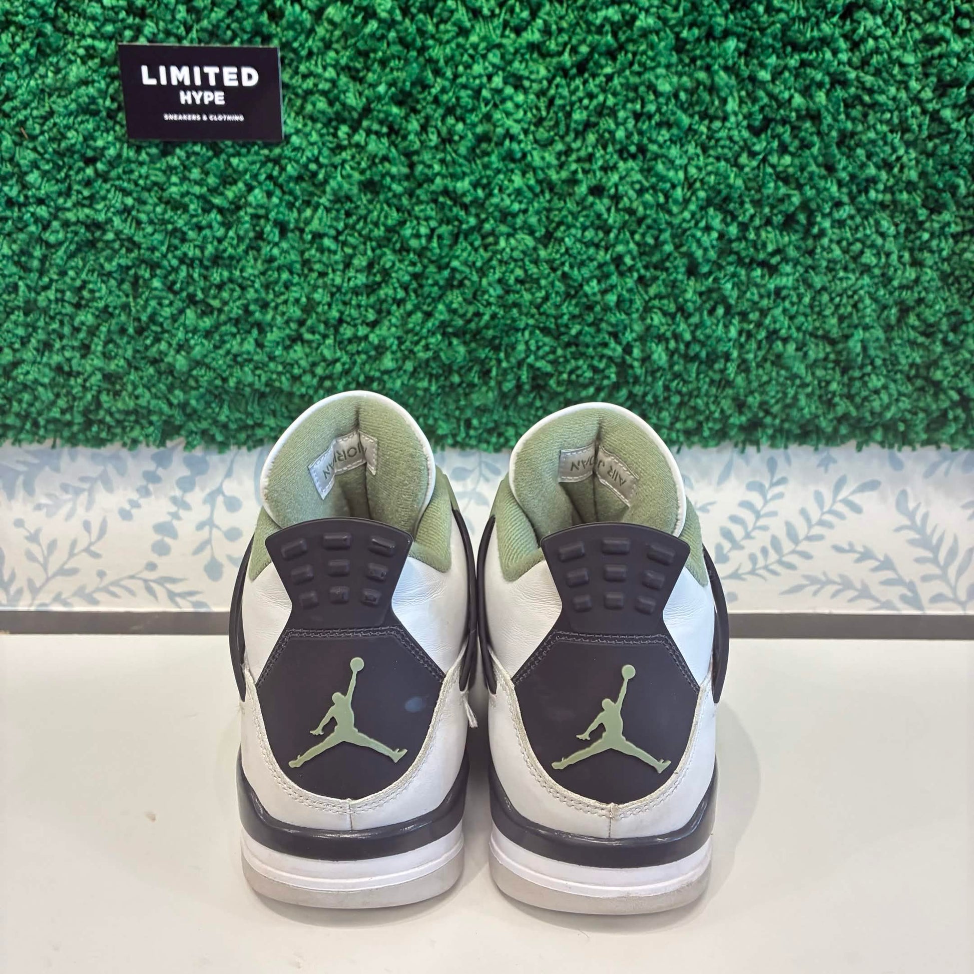 Jordan 4 Retro Seafoam (USED, REP BOX)