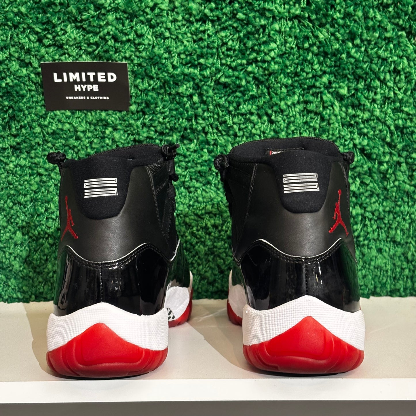 Jordan 11 Retro Playoffs Bred (USED, VNDS)