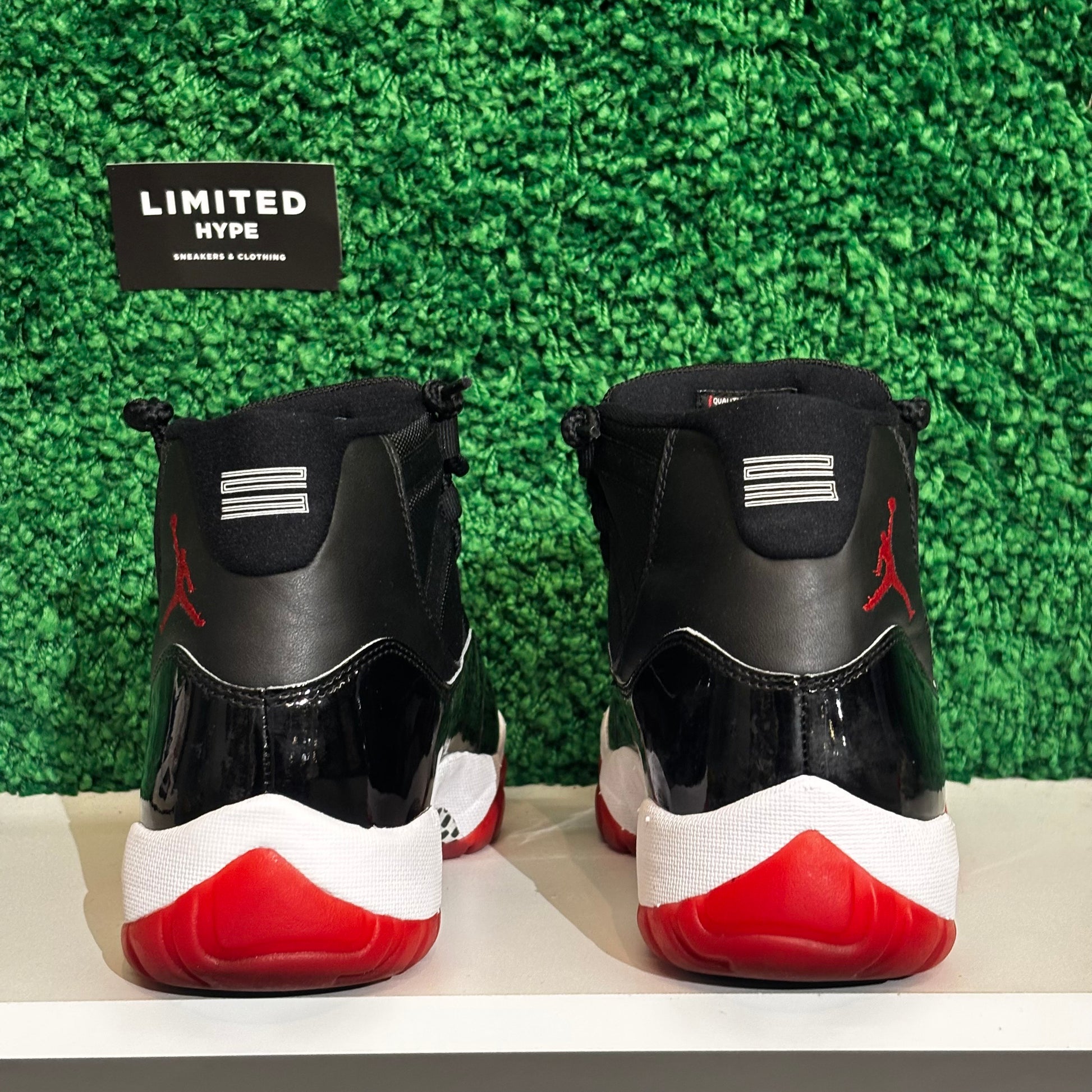 Jordan 11 Retro Playoffs Bred (USED, VNDS)