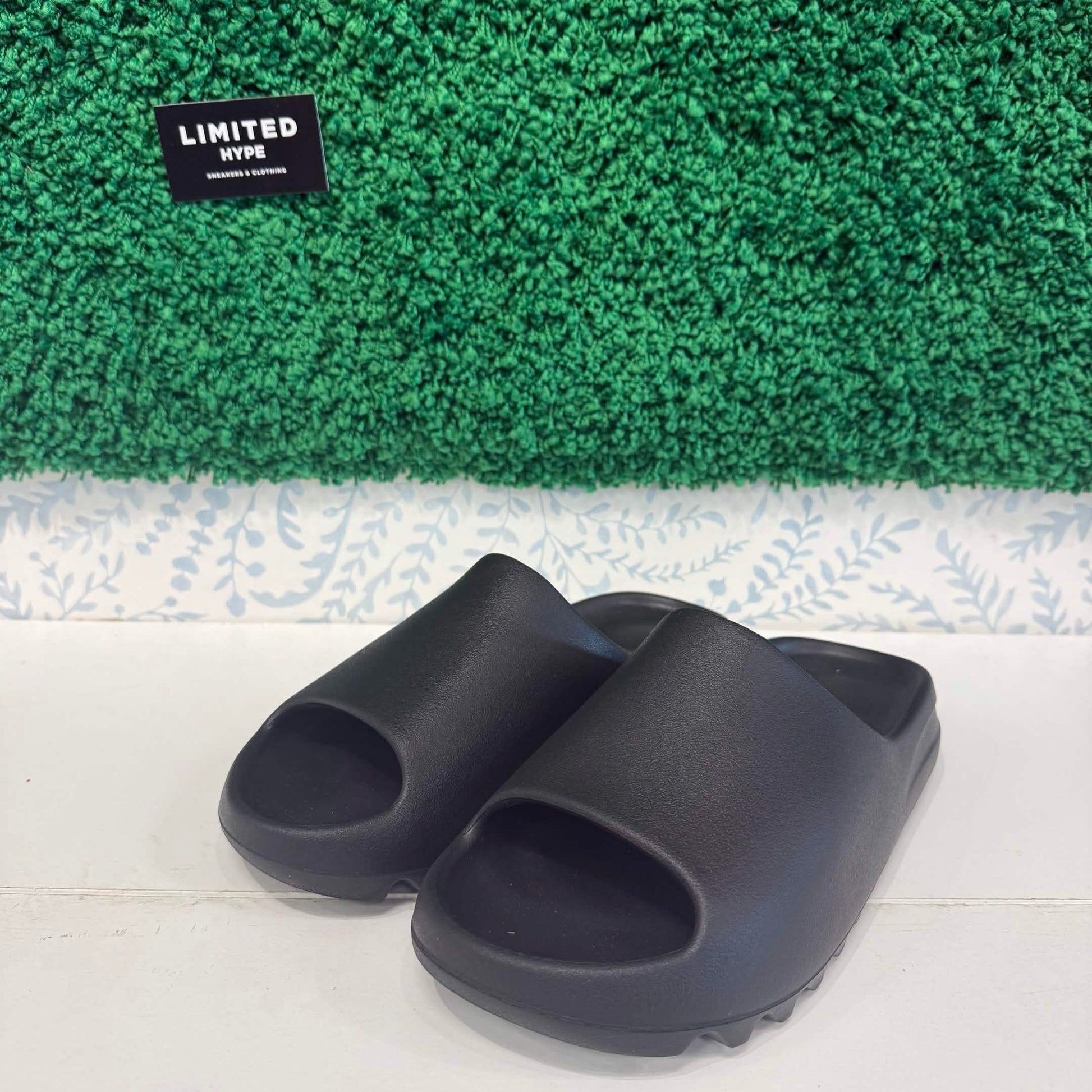 YZY YS-01 Black (WORN ONCE)