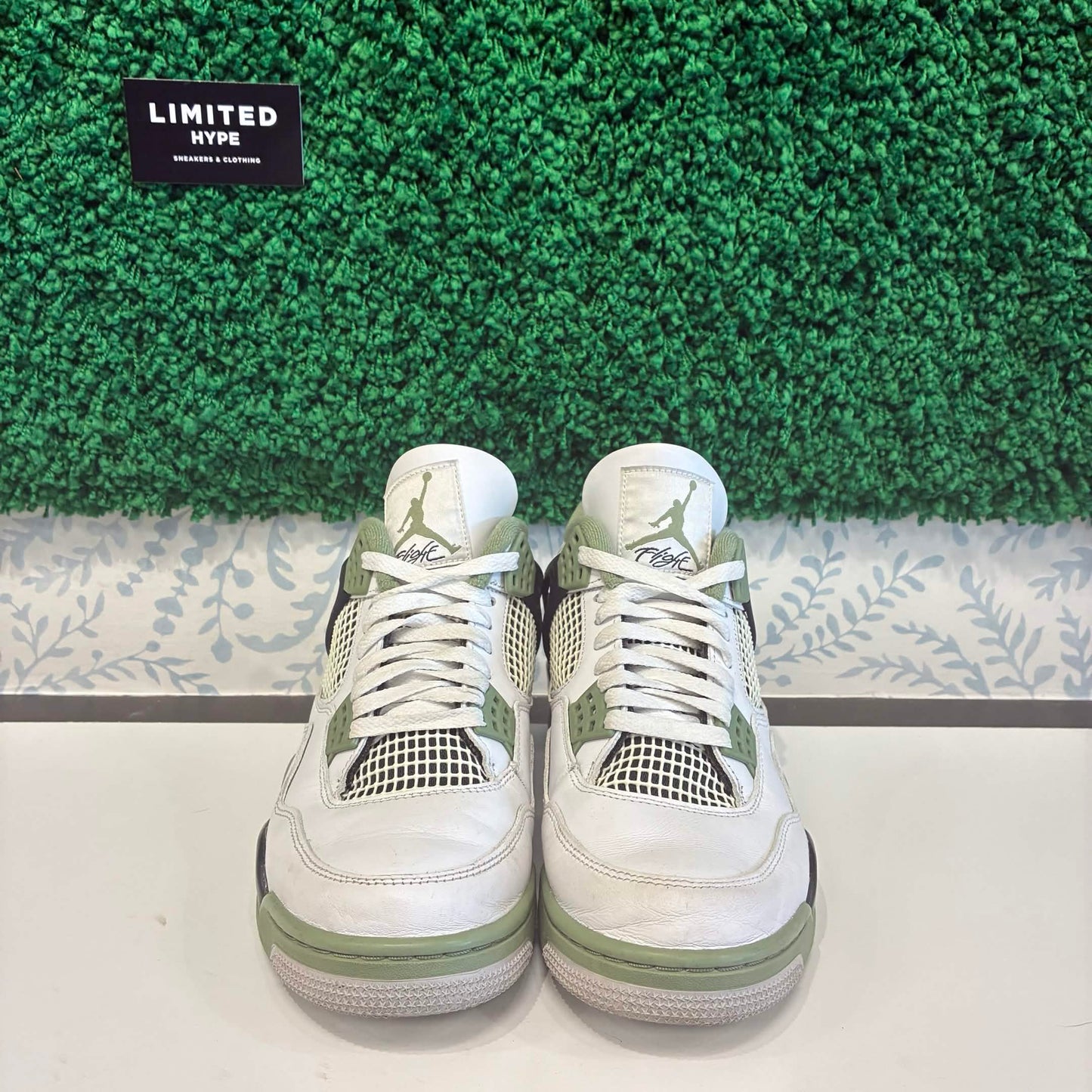 Jordan 4 Retro Seafoam (USED, REP BOX)