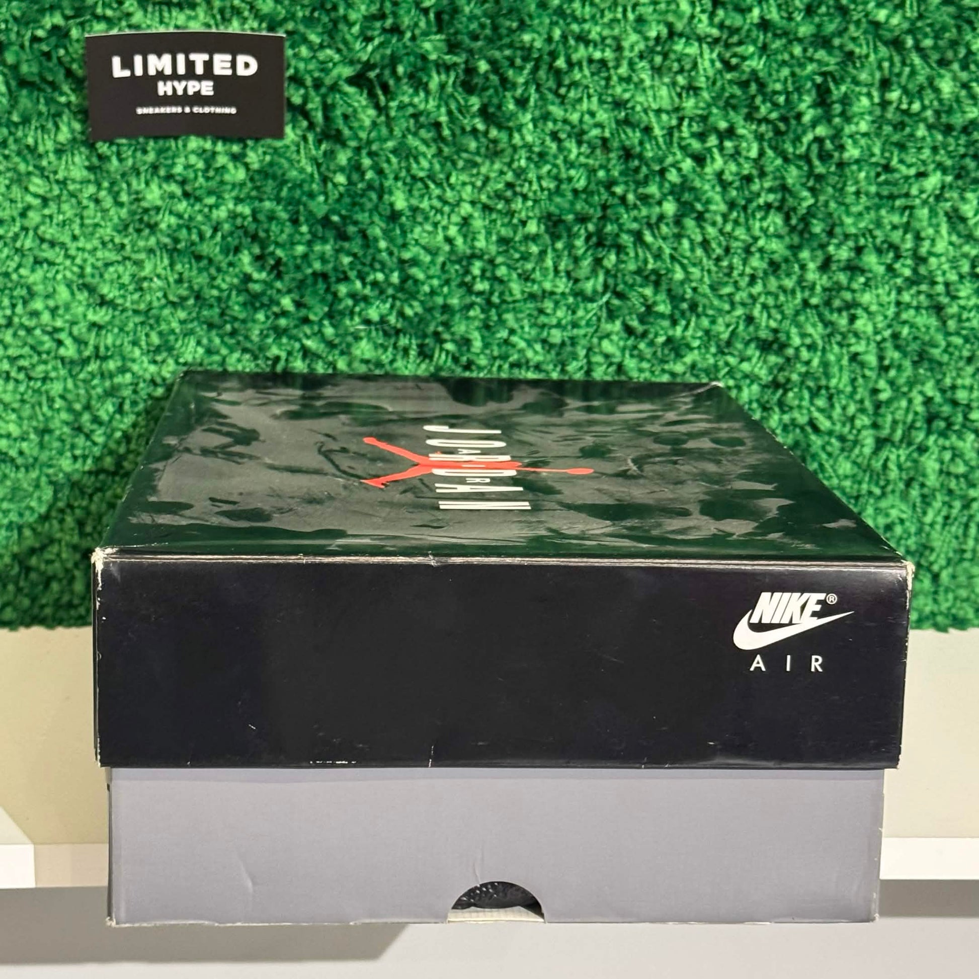Jordan 11 Retro Platinum Tint (USED)