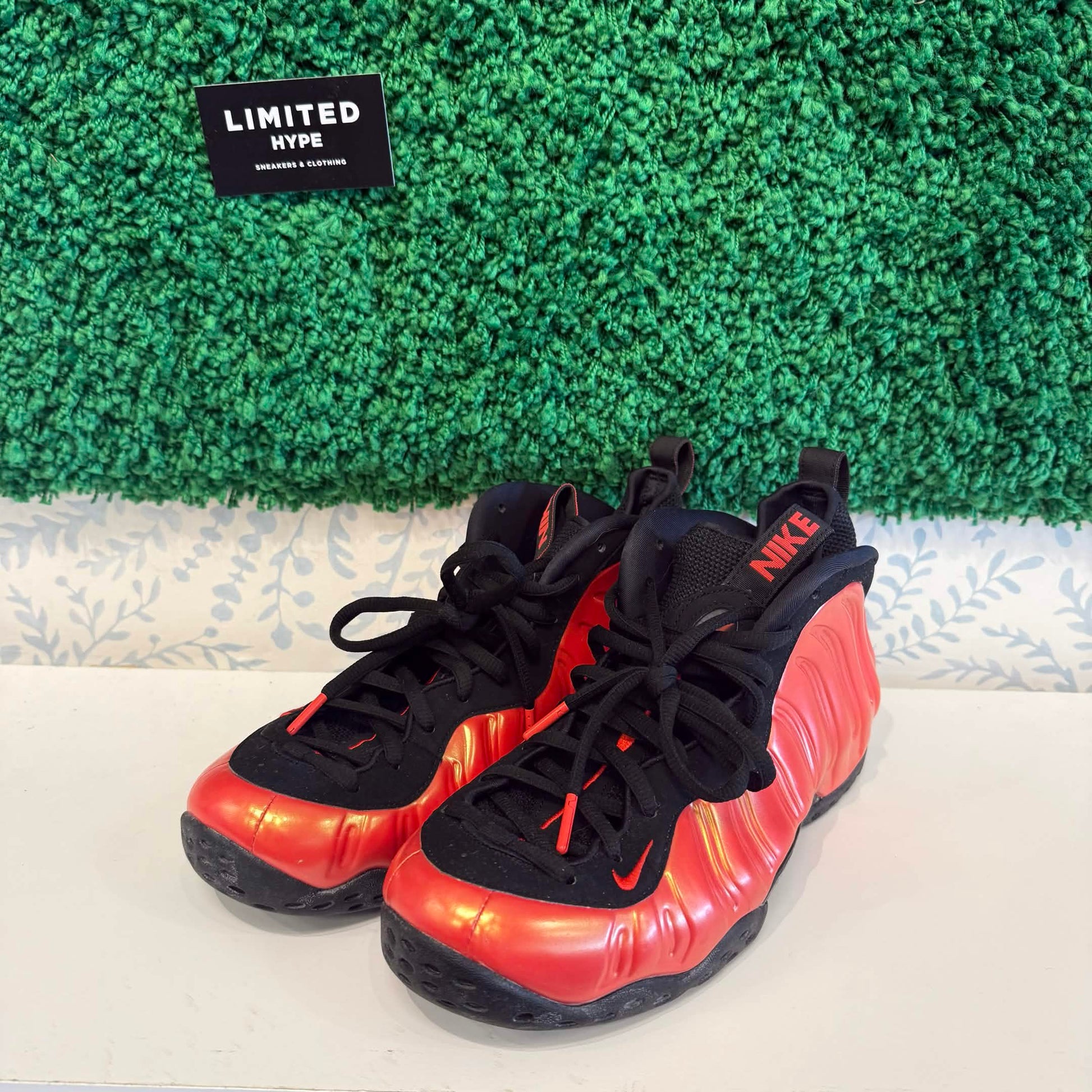 Nike Air Foamposite One Habanero Red