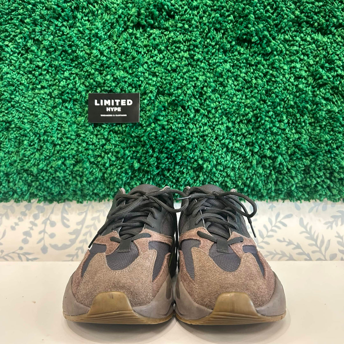 adidas Yeezy Boost 700 Mauve (USED, NO BOX)