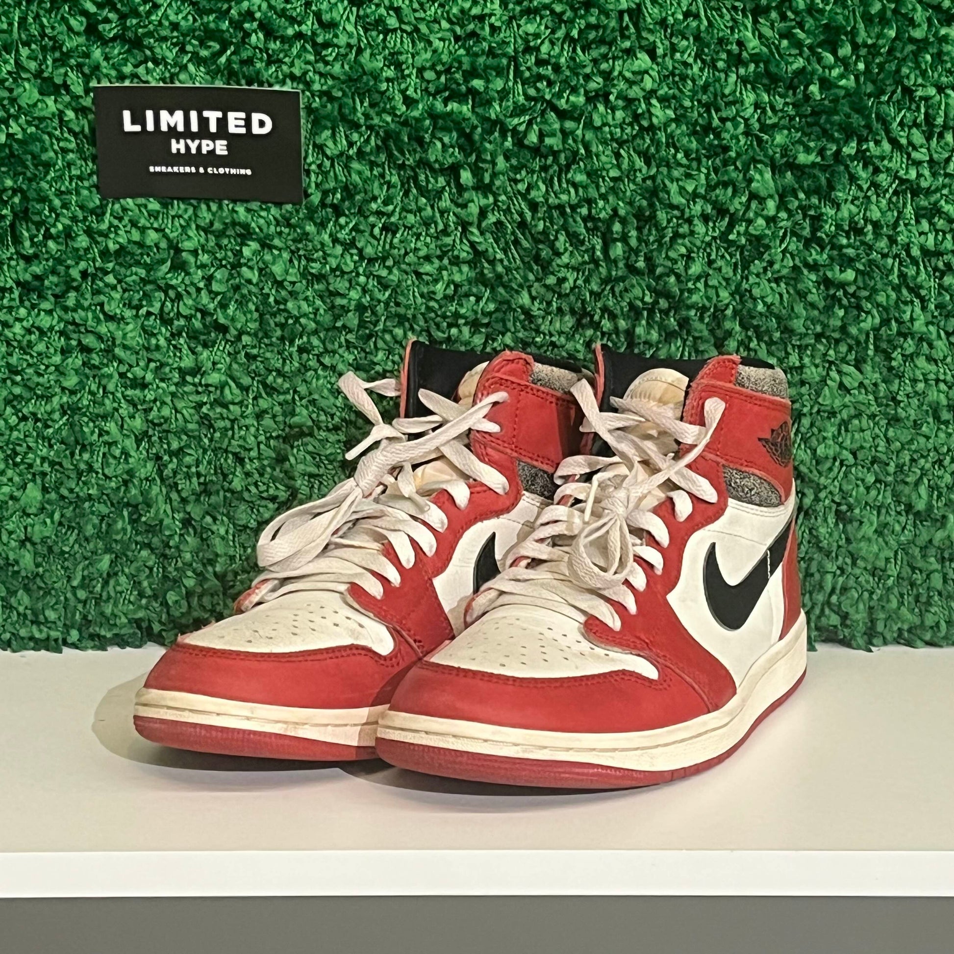 Jordan 1 Retro High OG Chicago Lost and Found (USED)